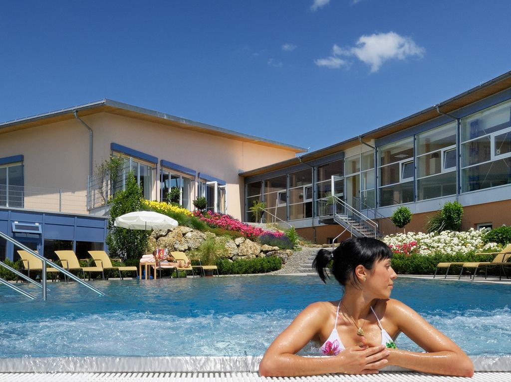 Vitalhotel Quellengarten - Bed & Breakfast 링기나우 외부 사진
